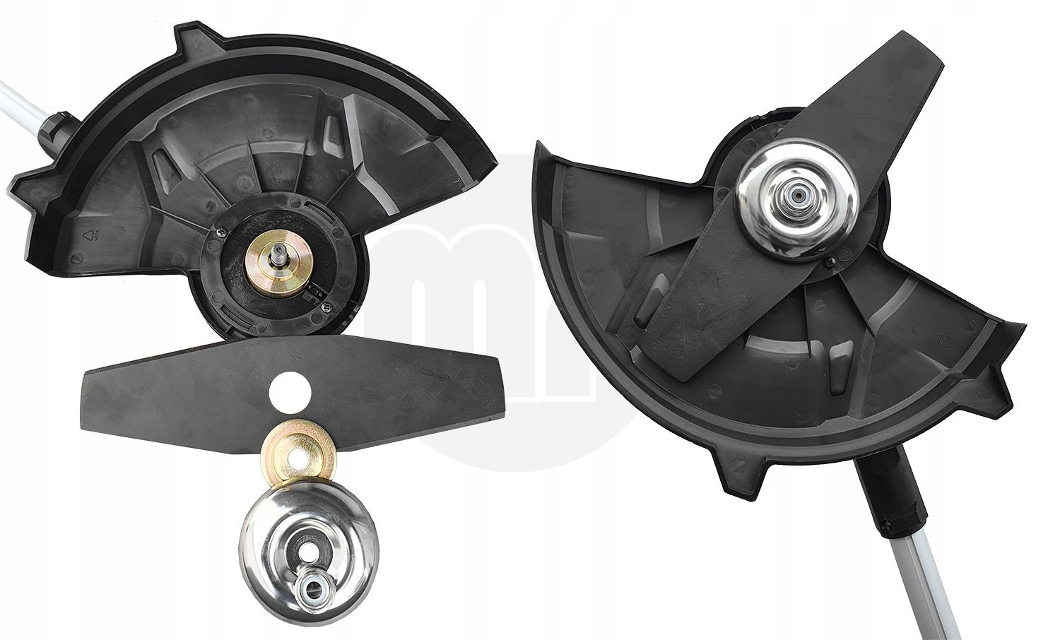 Duża, czarna, półokrągła osłona, która chroni użytkownika przed wyrzucanymi elementami podczas koszenia. Metalowe ostrze, przeznaczone do koszenia grubszej trawy lub chwastów, widoczne zarówno zamontowane, jak i osobno. 